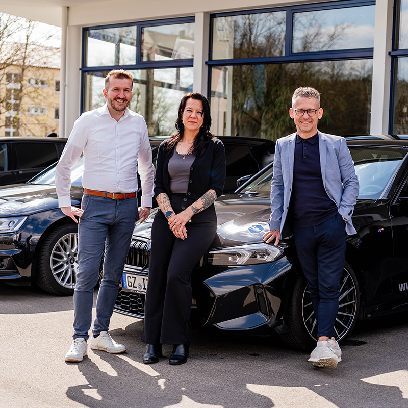 Werden Sie Teil unseres Teams. Wir suchen einen Vertriebsmitarbeiter (m/w/d) für Büro- und Ob­jekt­ein­rich­tun­gen.